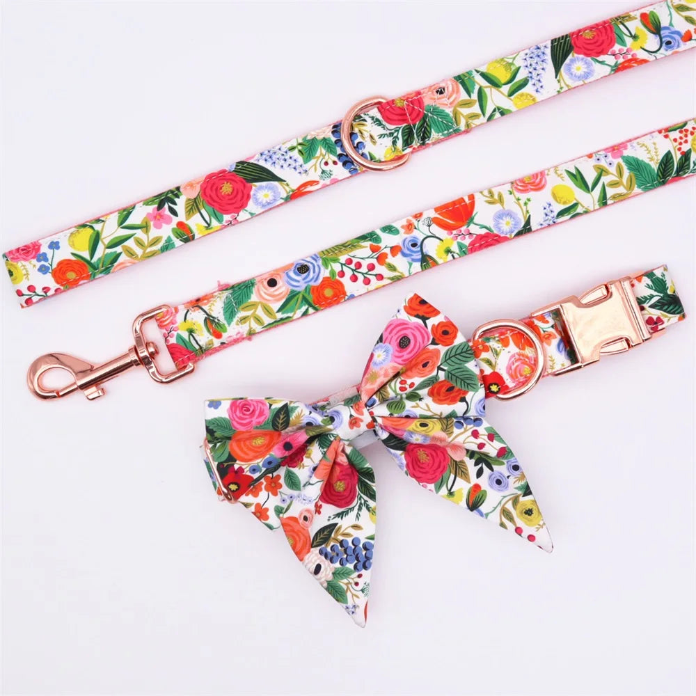 komplett handgjort hundset med sele halsband koppel bandana och blomrosett