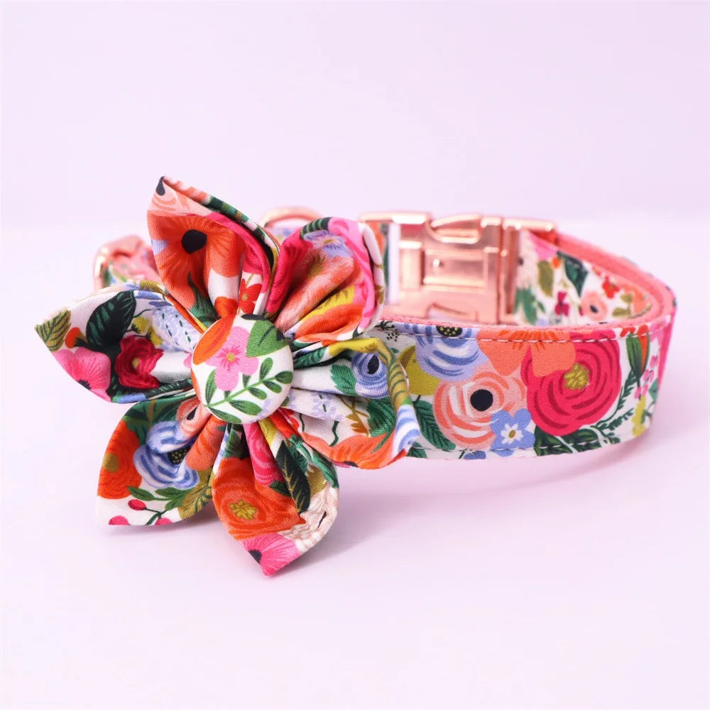 komplett handgjort hundset med sele halsband koppel bandana och blomrosett