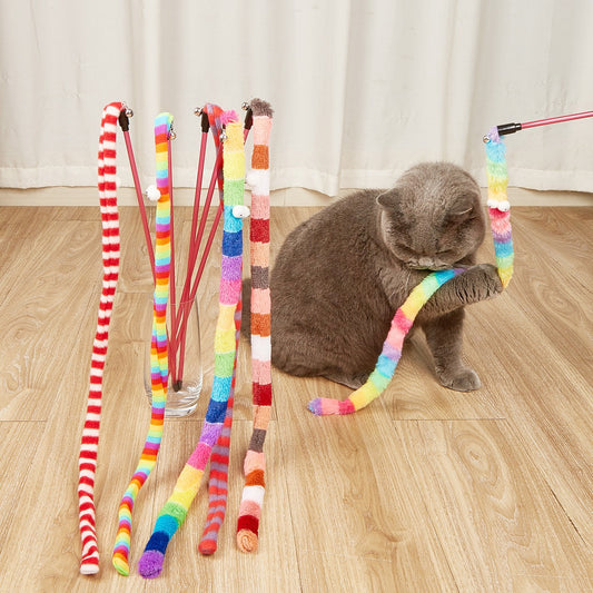 Kattspö med Färgglad Plyschlarv och Bjällra