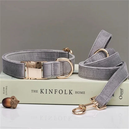 Elegant Sammetshalsband med Matchande Koppel – Stilfullt Set i Mjuka Färger