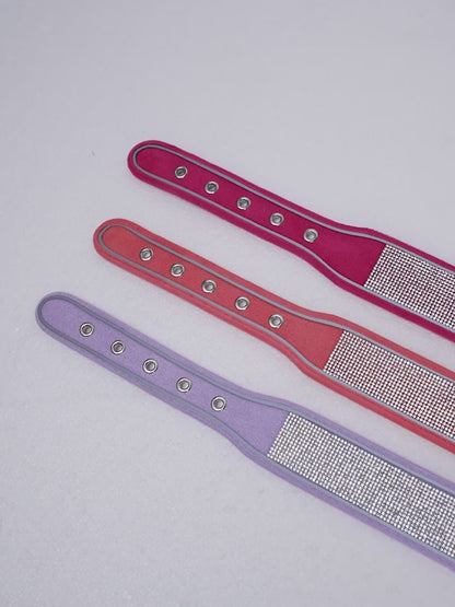 Elegant Justerbart Hundhalsband i Mockaimitation med Gnistrande Dekoration och Reflex